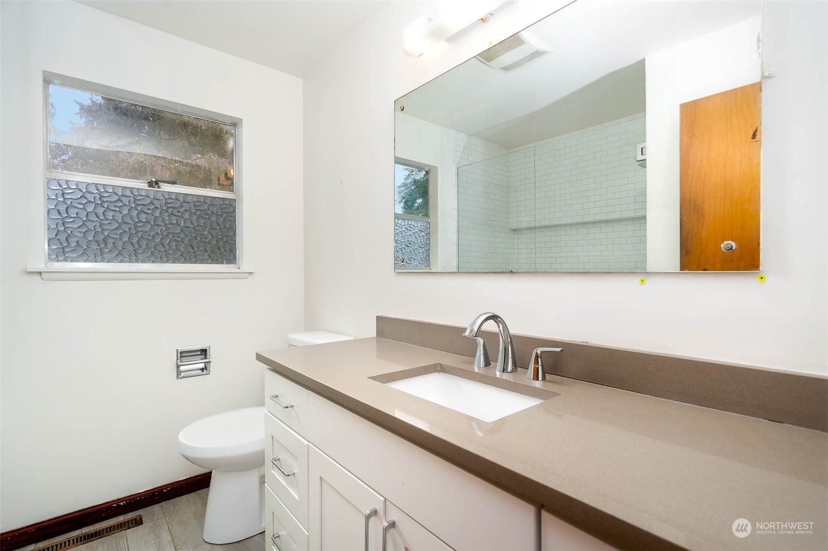 Property Photo:  2118 N 145th Street  WA 98133 