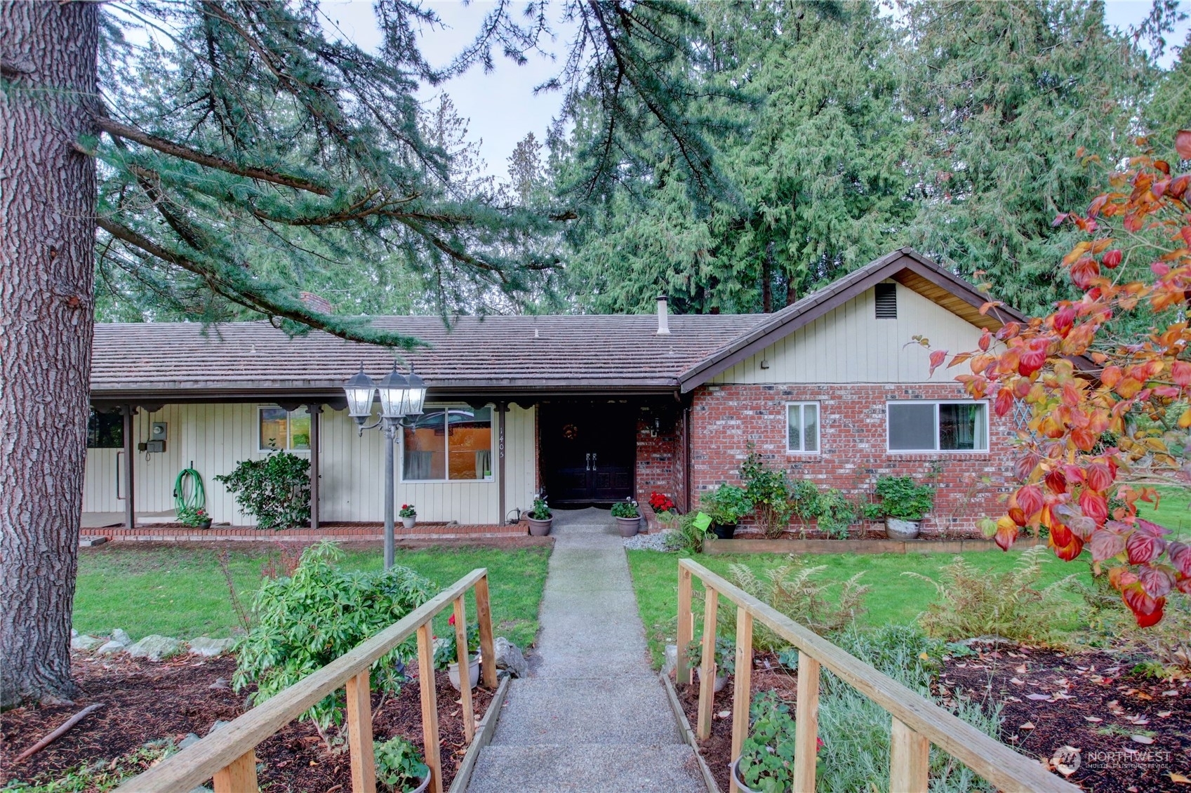 Property Photo:  1405 Florence Street  WA 98273 