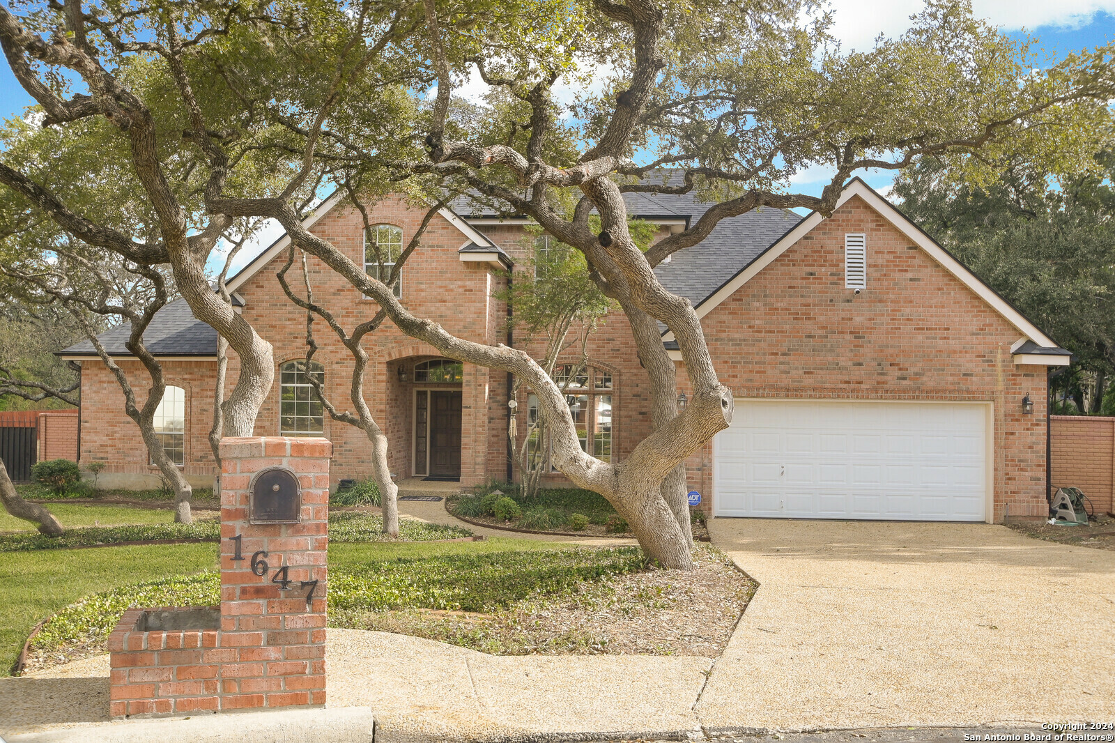 Property Photo:  1647 Thrush Court Circle  TX 78248 