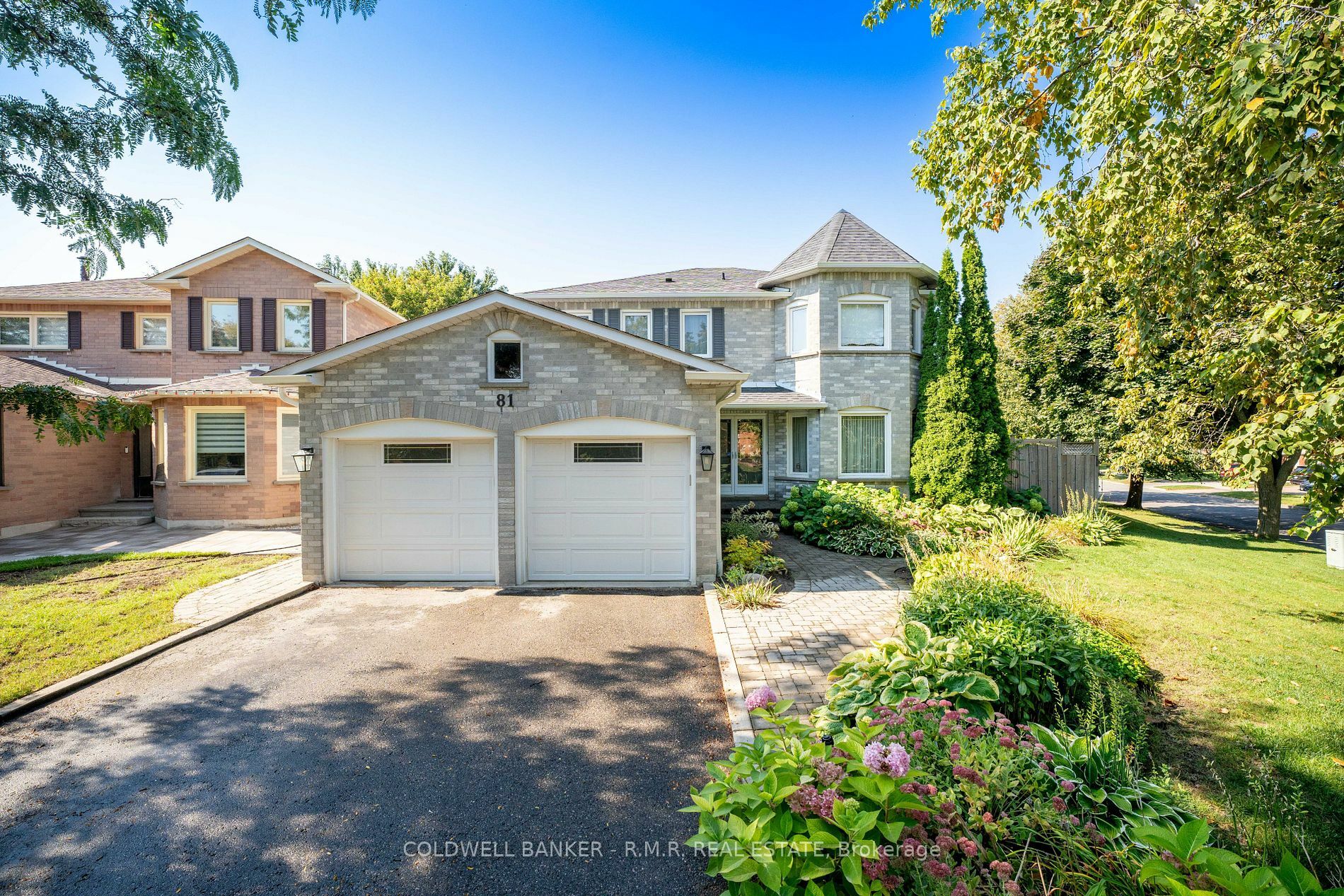 Photo de la propriété:  81 Willowbrook Dr  ON L1R 2A8 