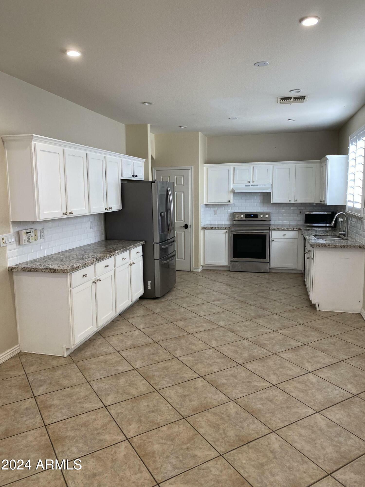 Property Photo:  11548 N 86th Lane  AZ 85345 