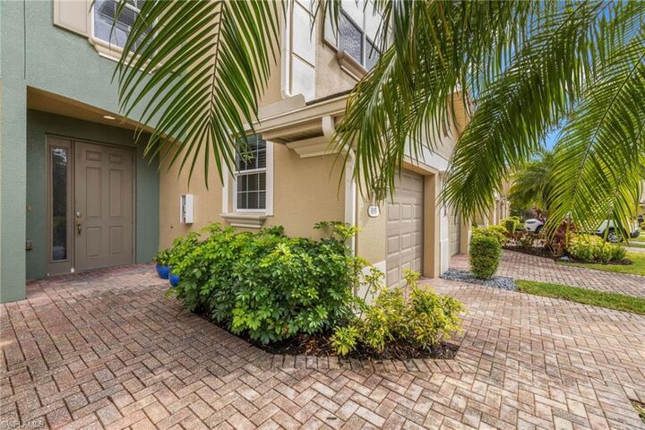 Property Photo: 3190 Cottonwood Bend 1003 FL 33905