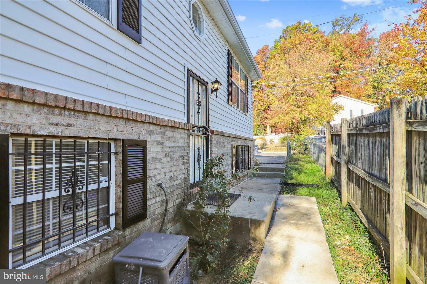 Property Photo:  1506 Ruston Avenue  MD 20743 