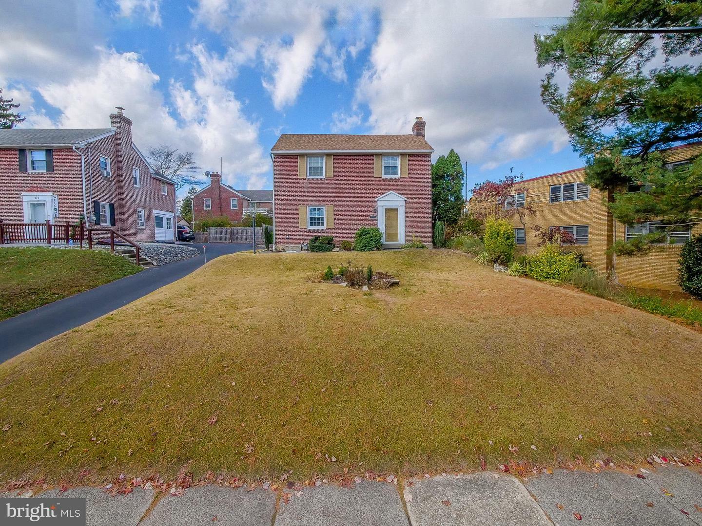 Property Photo:  216 N Woodlawn Avenue  PA 19018 