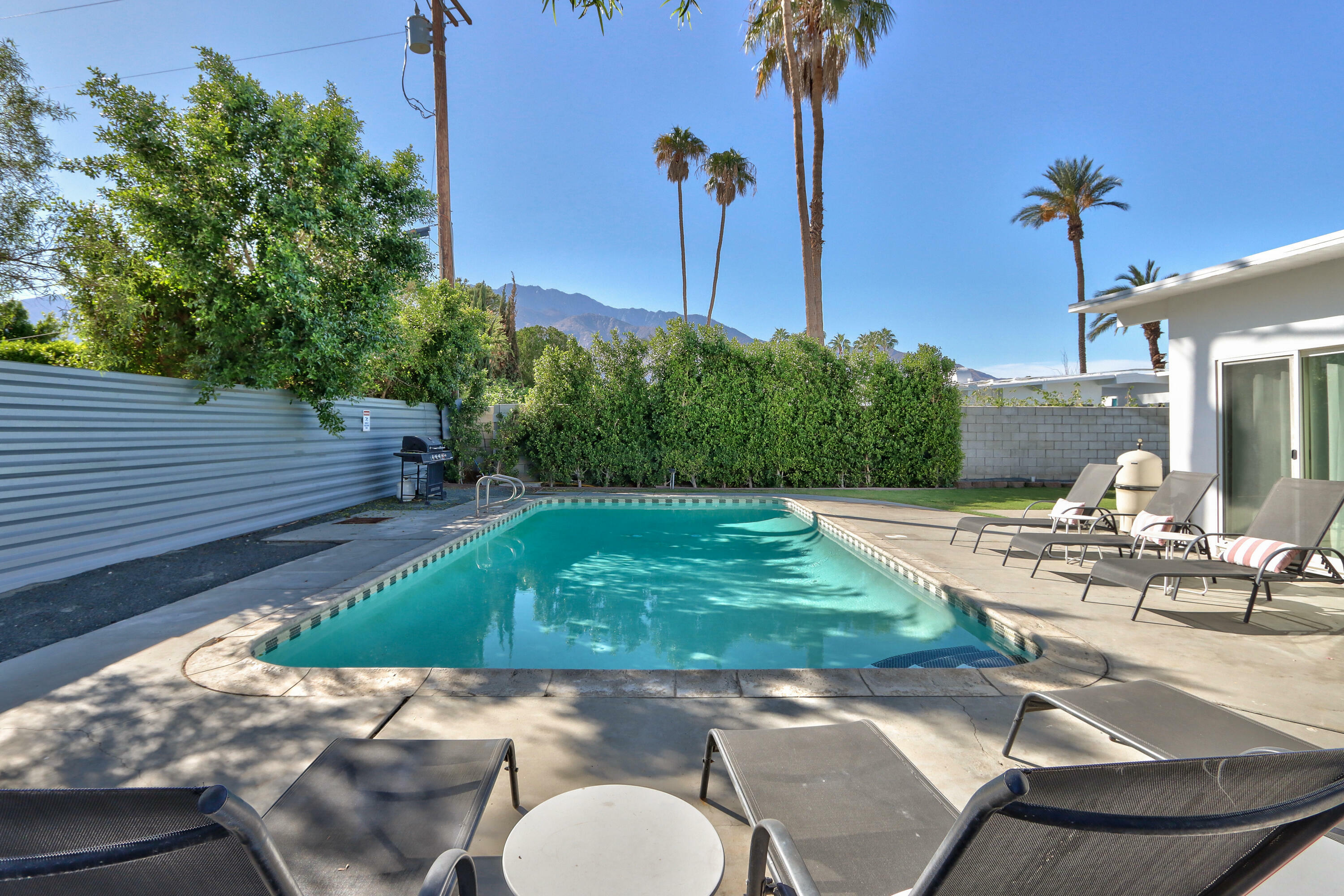 Property Photo:  697 N Farrell Drive  CA 92262 