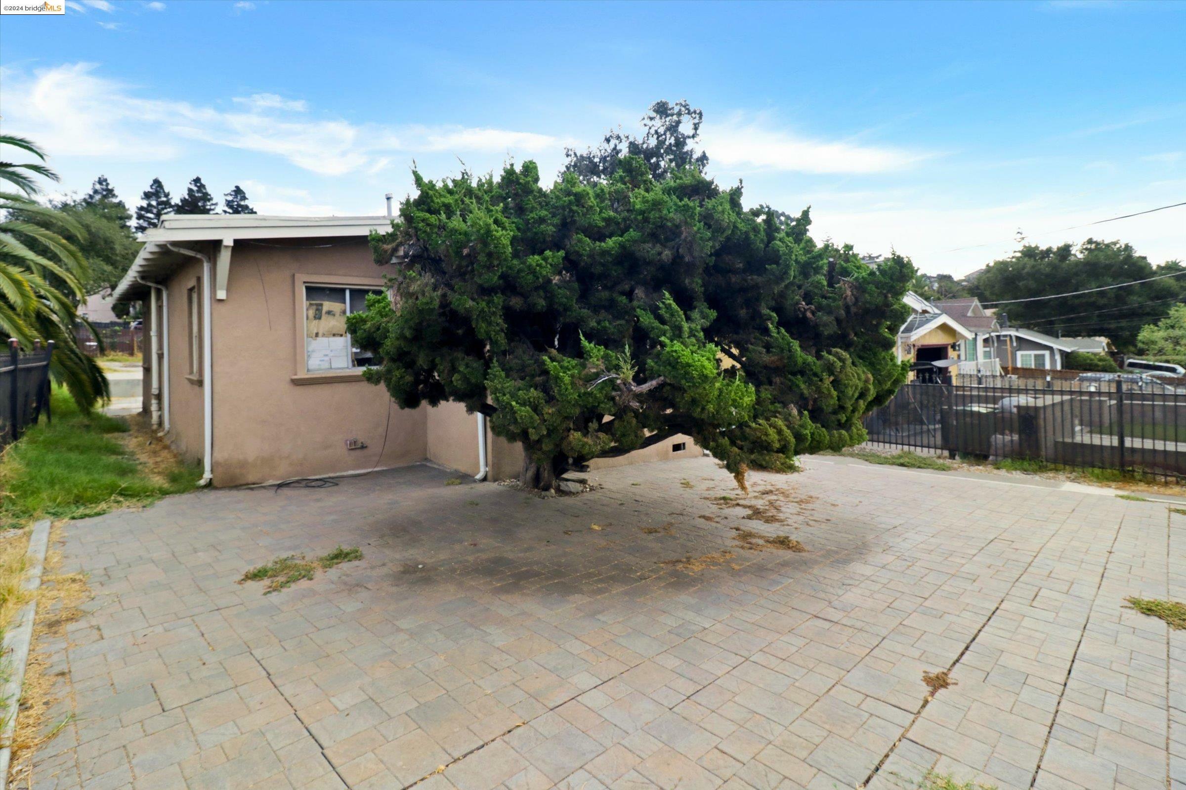 Property Photo:  9800 Lawlor St  CA 94605 