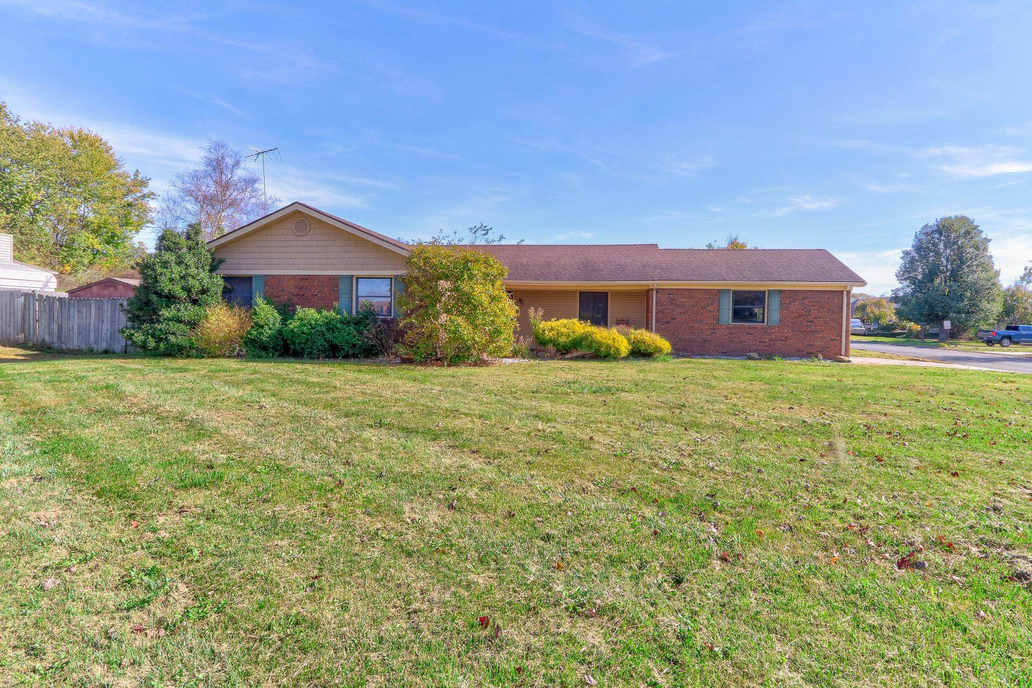 1501 Camelot  Henderson KY 42020 photo