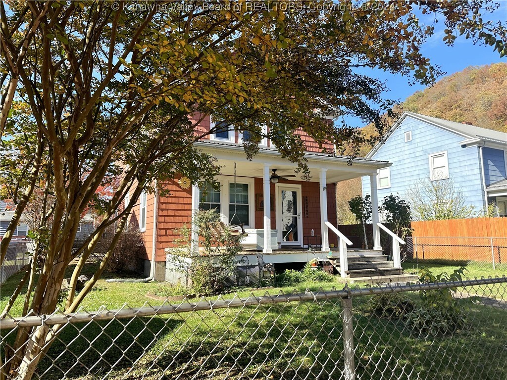 Property Photo:  14 Walnut Court  WV 25040 