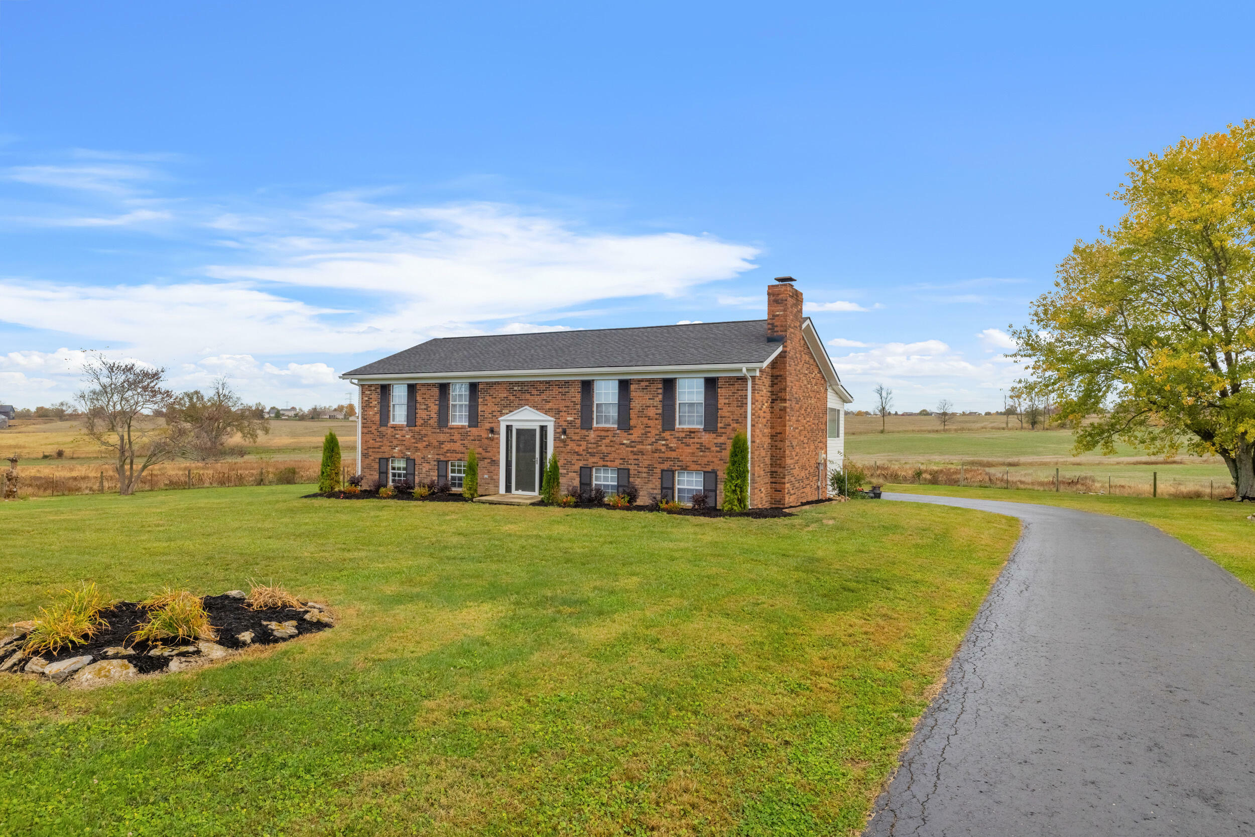 Property Photo:  6938 Lexington Road  KY 40444 