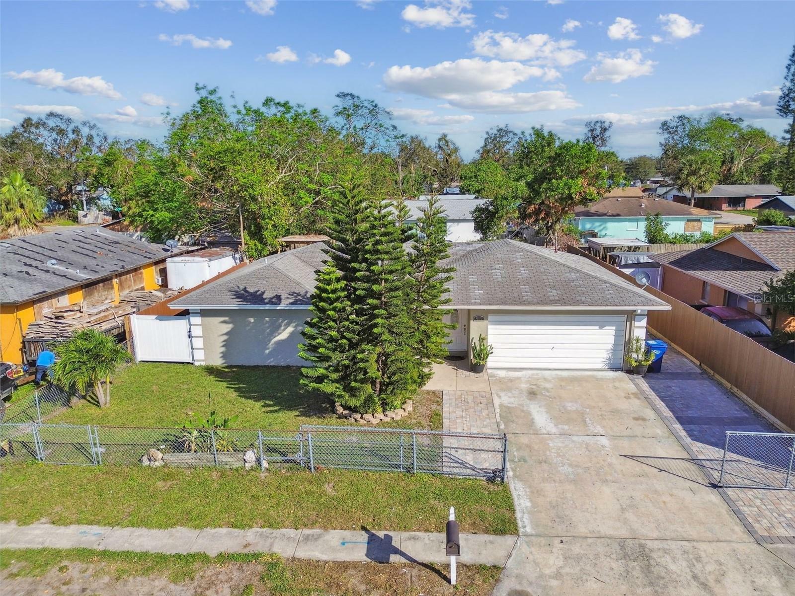 Property Photo:  513 33rd Avenue E  FL 34208 