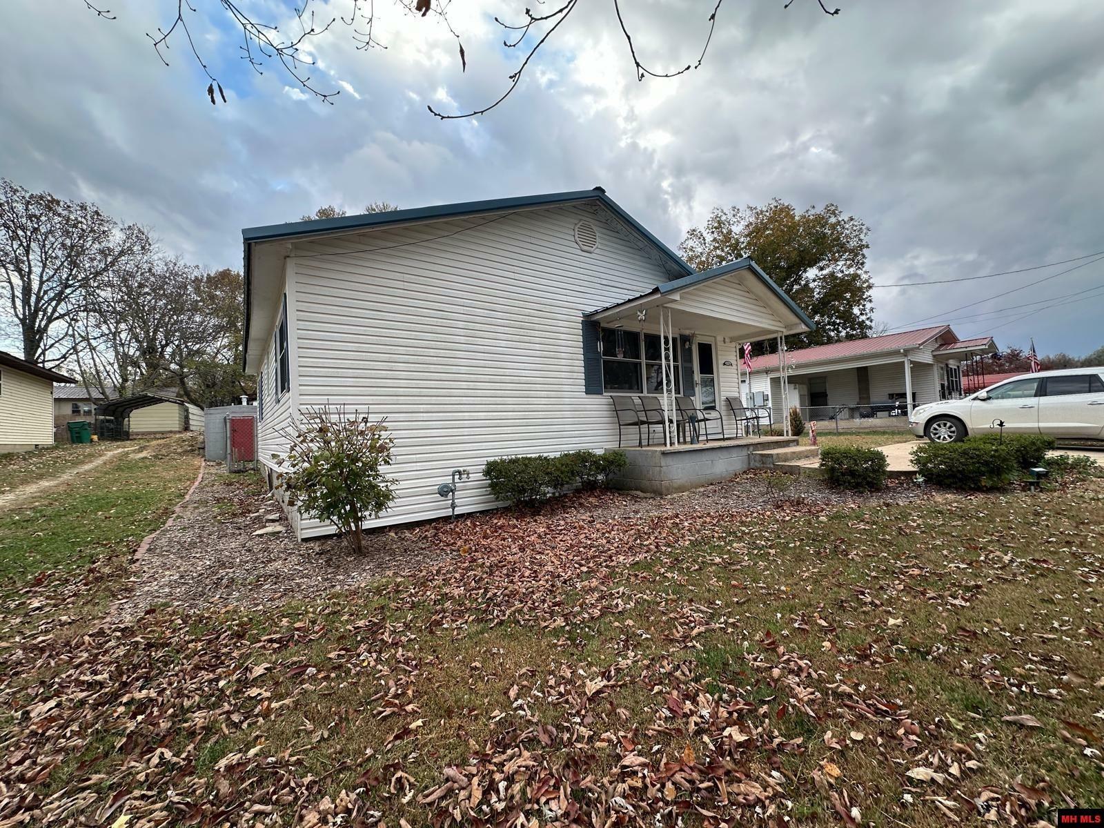 Property Photo:  604 Girard Street  AR 72634 