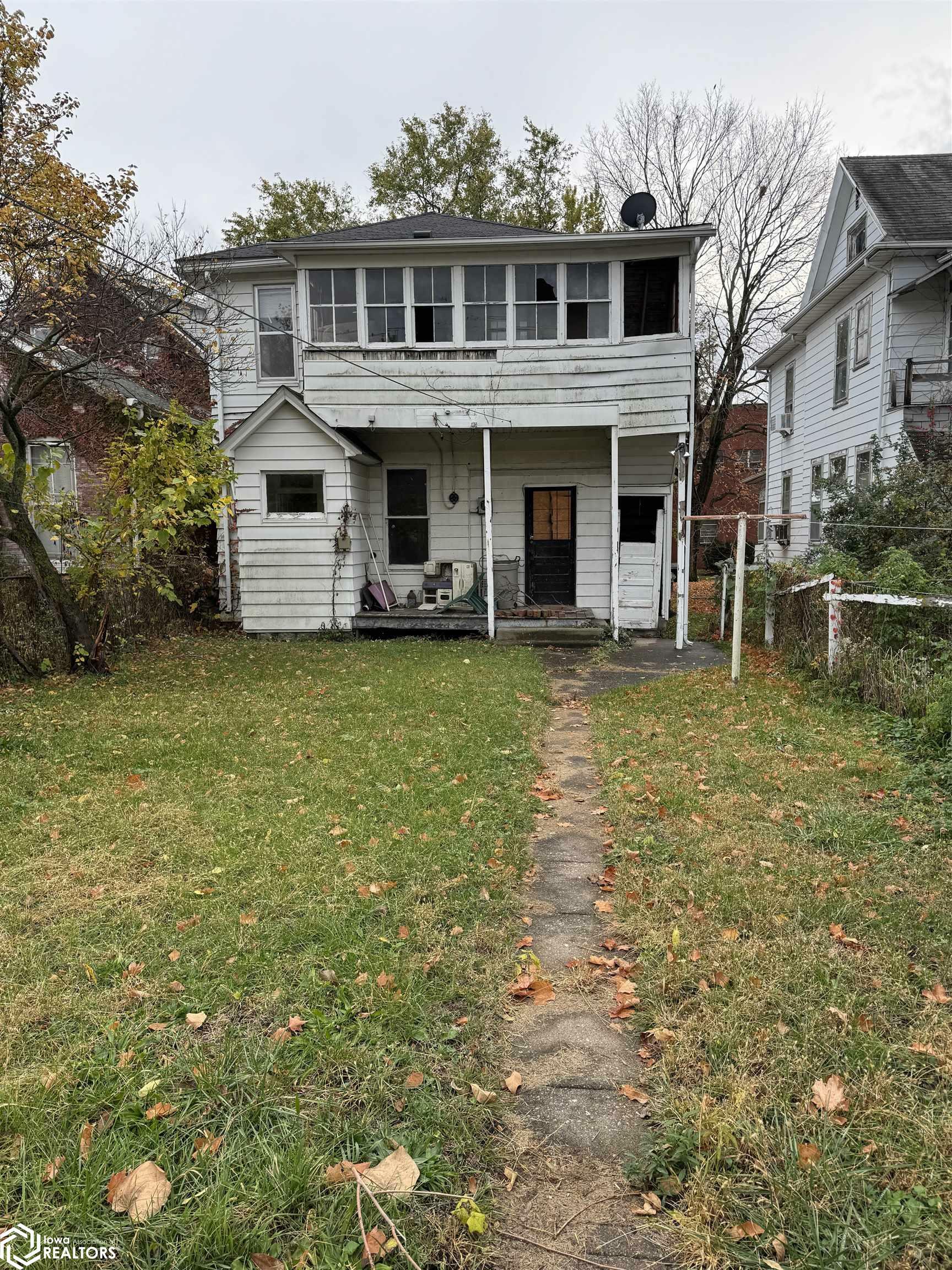 Property Photo: 1017 Avenue G IA 52627