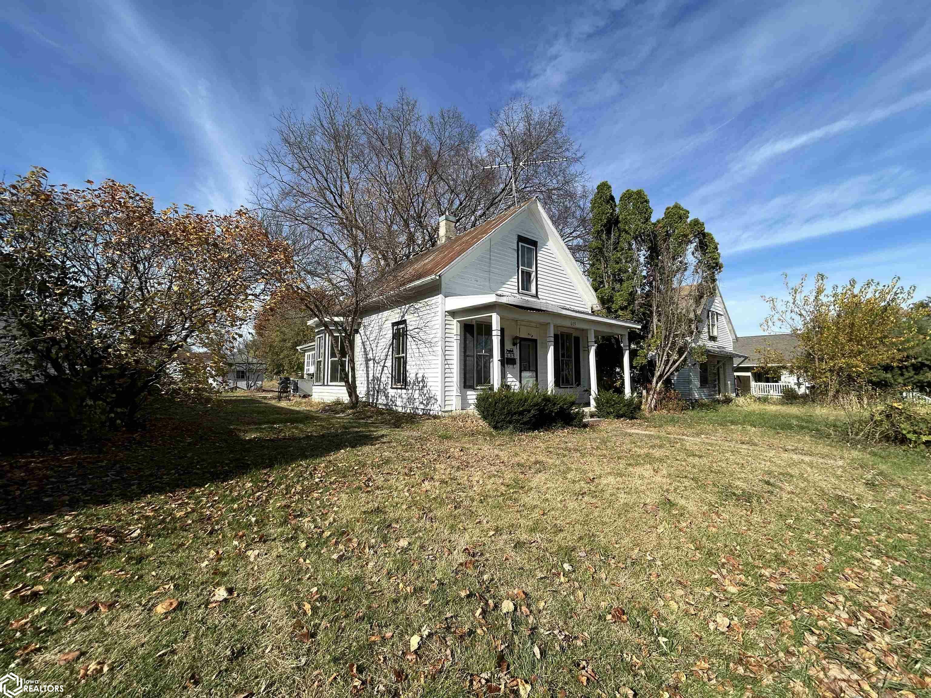 Property Photo:  609 N Garfield Avenue  IA 52601 