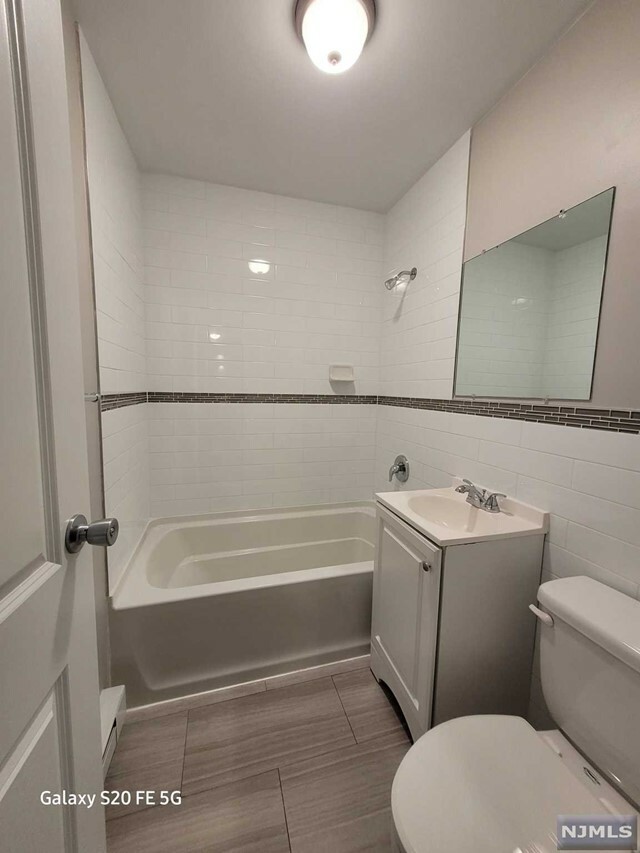 Property Photo:  75 1st Street 8  NJ 07601 