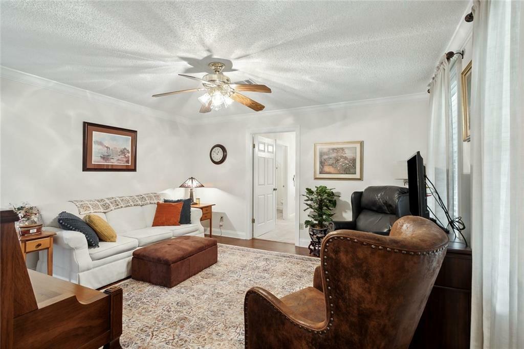 Property Photo:  220 Whisperwood Boulevard  LA 70458 