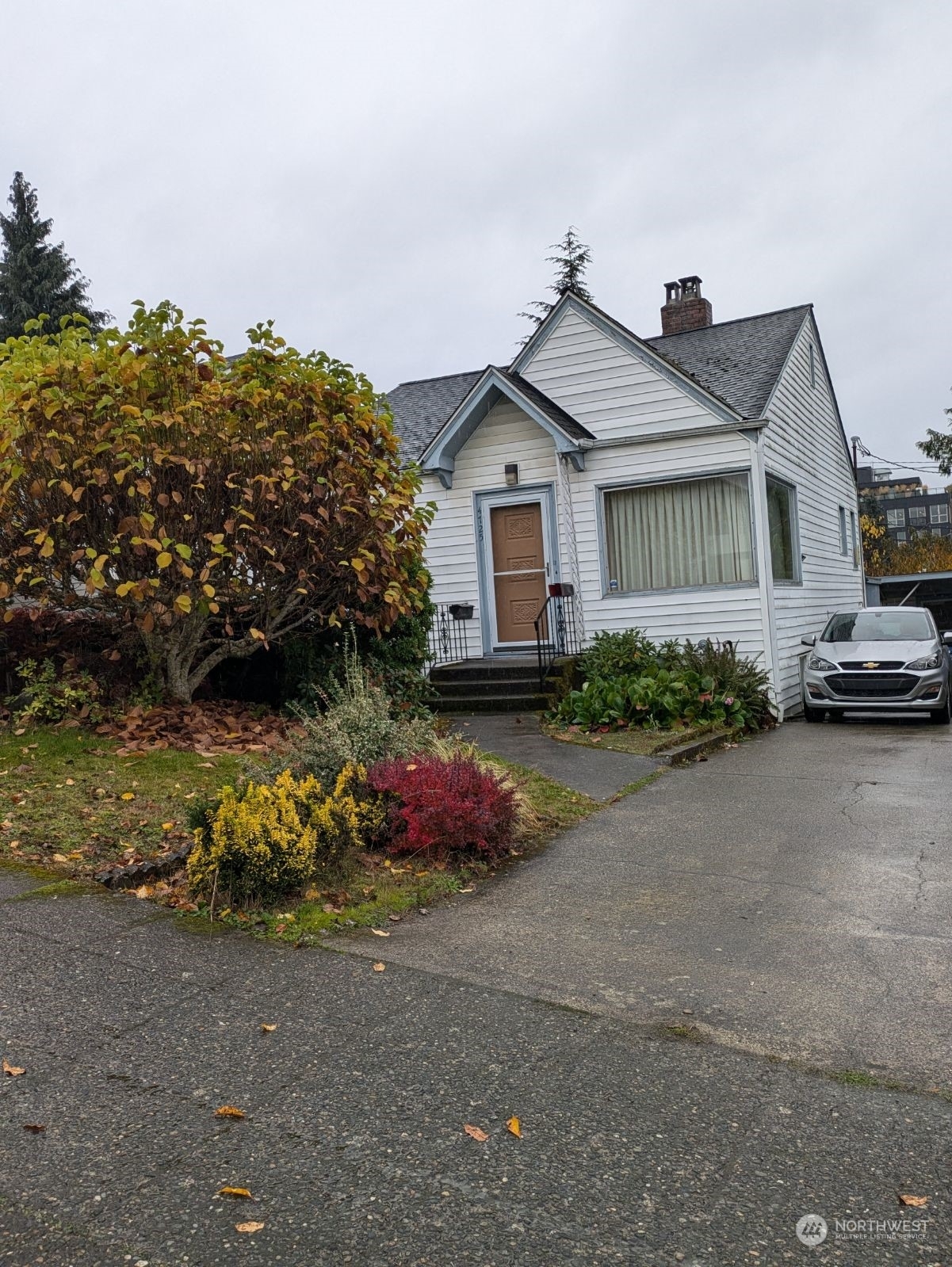 Property Photo:  4725 37th Avenue SW  WA 98126 