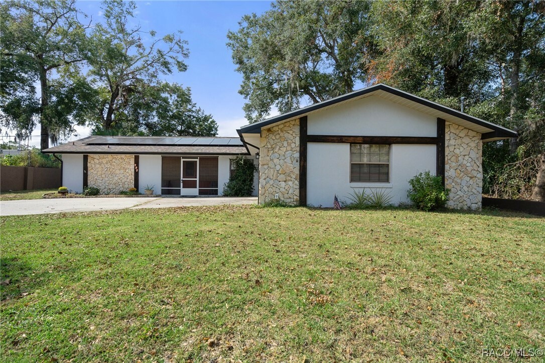 Property Photo:  927 Cedar Avenue  FL 34452 