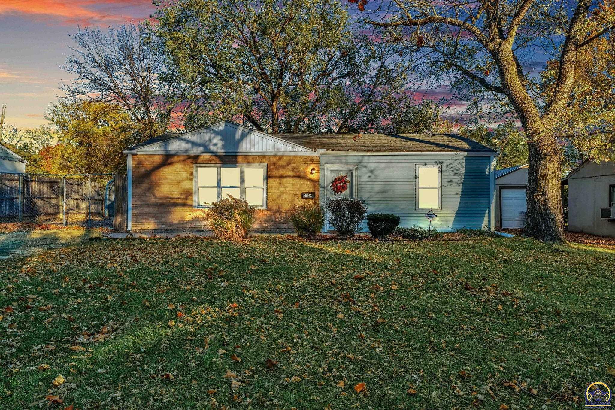 Property Photo:  2120 SW Morningside Rd  KS 66614 