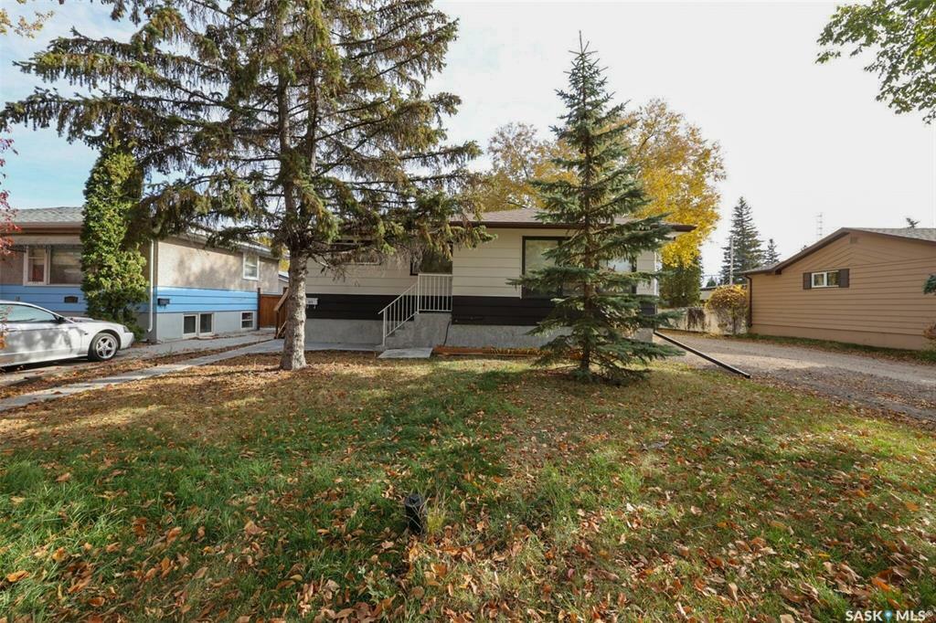 Property Photo:  673 Royal Street  SK S4T 4Z3 