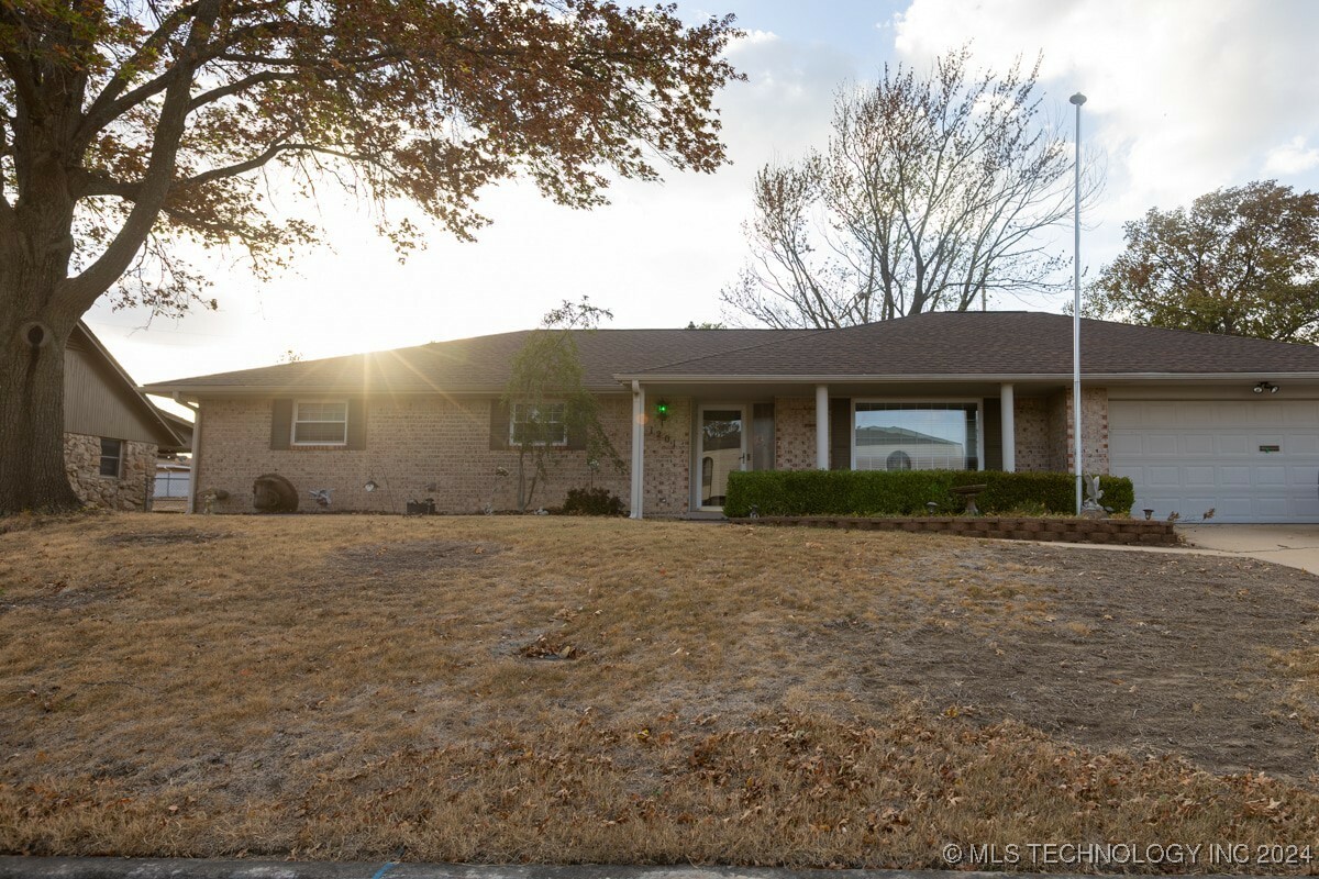 Property Photo:  1201 Meadow Drive  OK 74006 