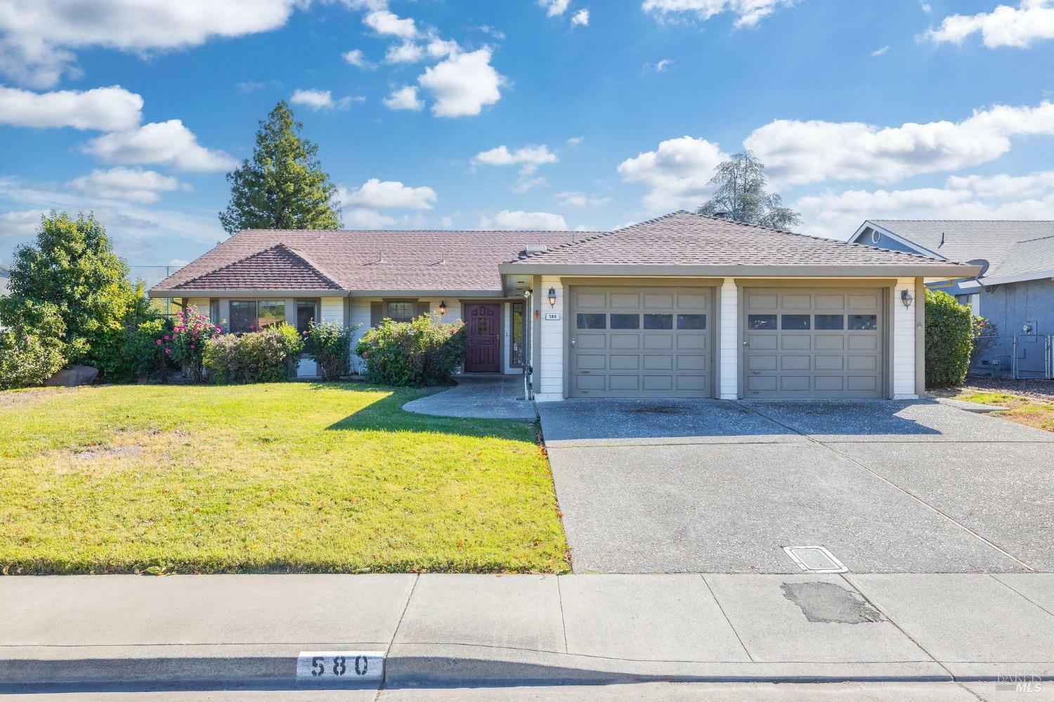 Property Photo: 580 Yellowstone Drive CA 95687