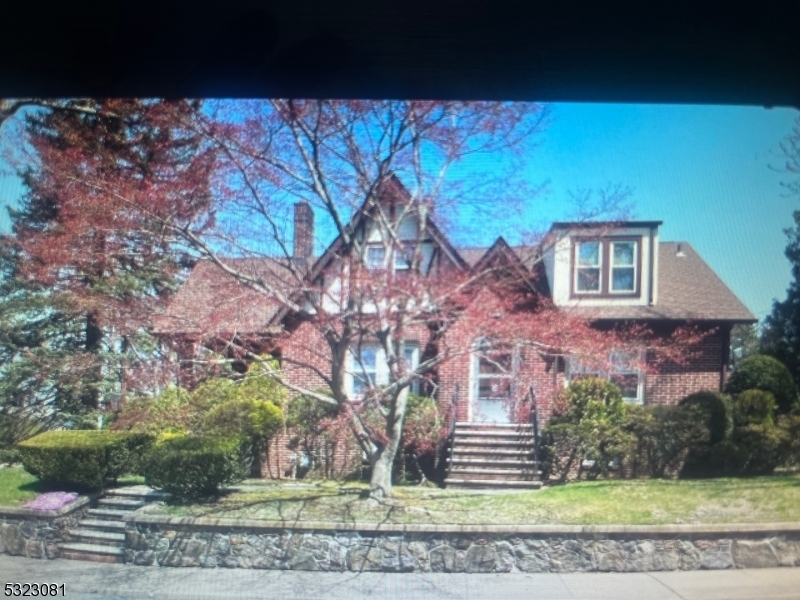 Property Photo:  2 Hillcrest Ave  NJ 07801 