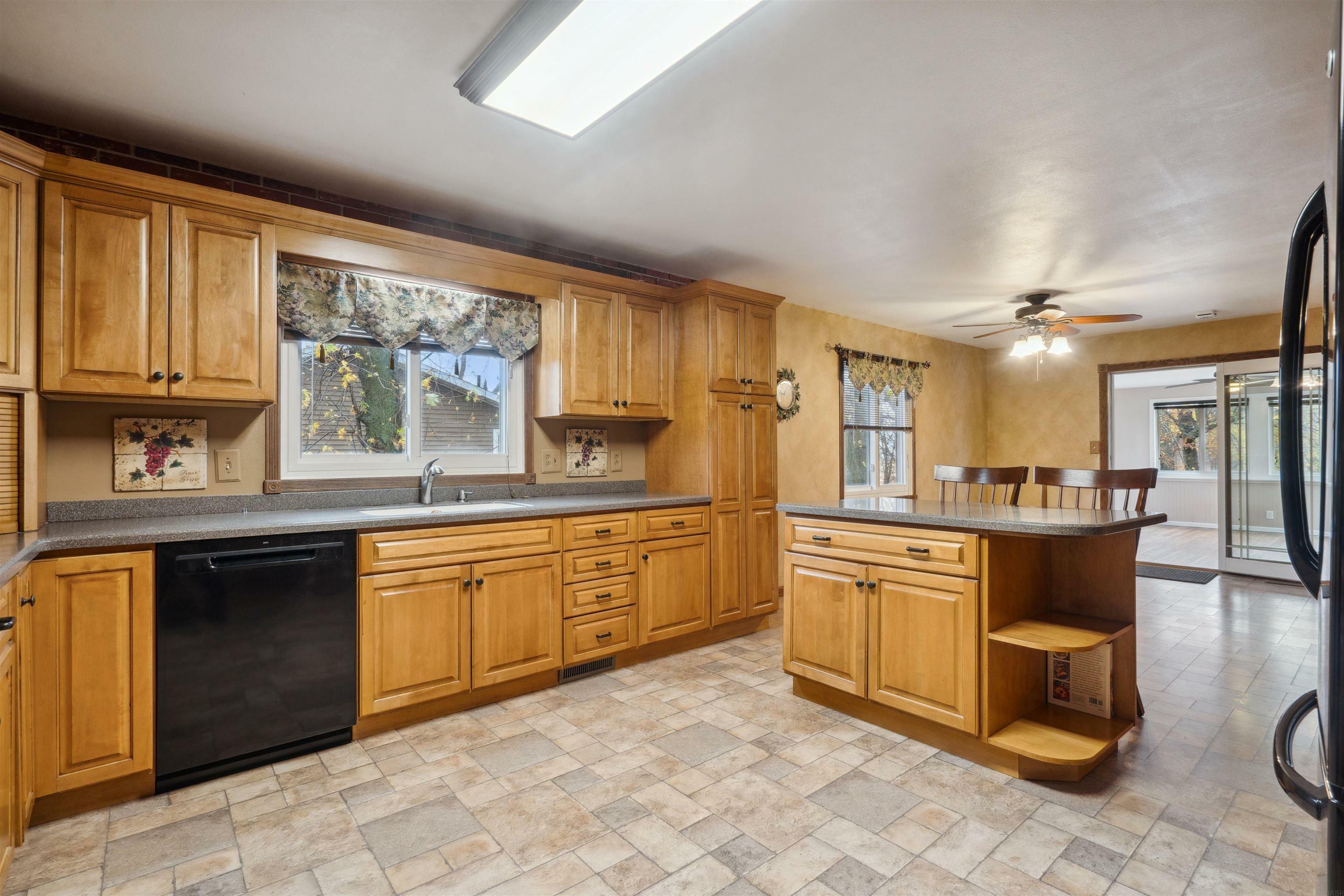 Property Photo:  27 Maplewood Drive  IA 50662 