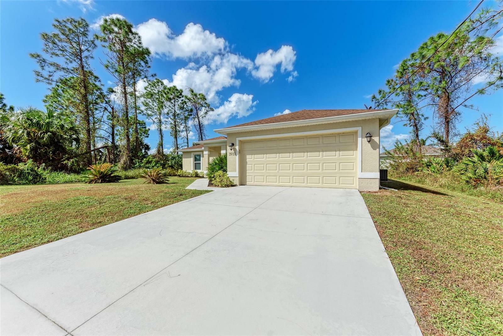 Property Photo:  3933 Danbury Terrace  FL 34286 