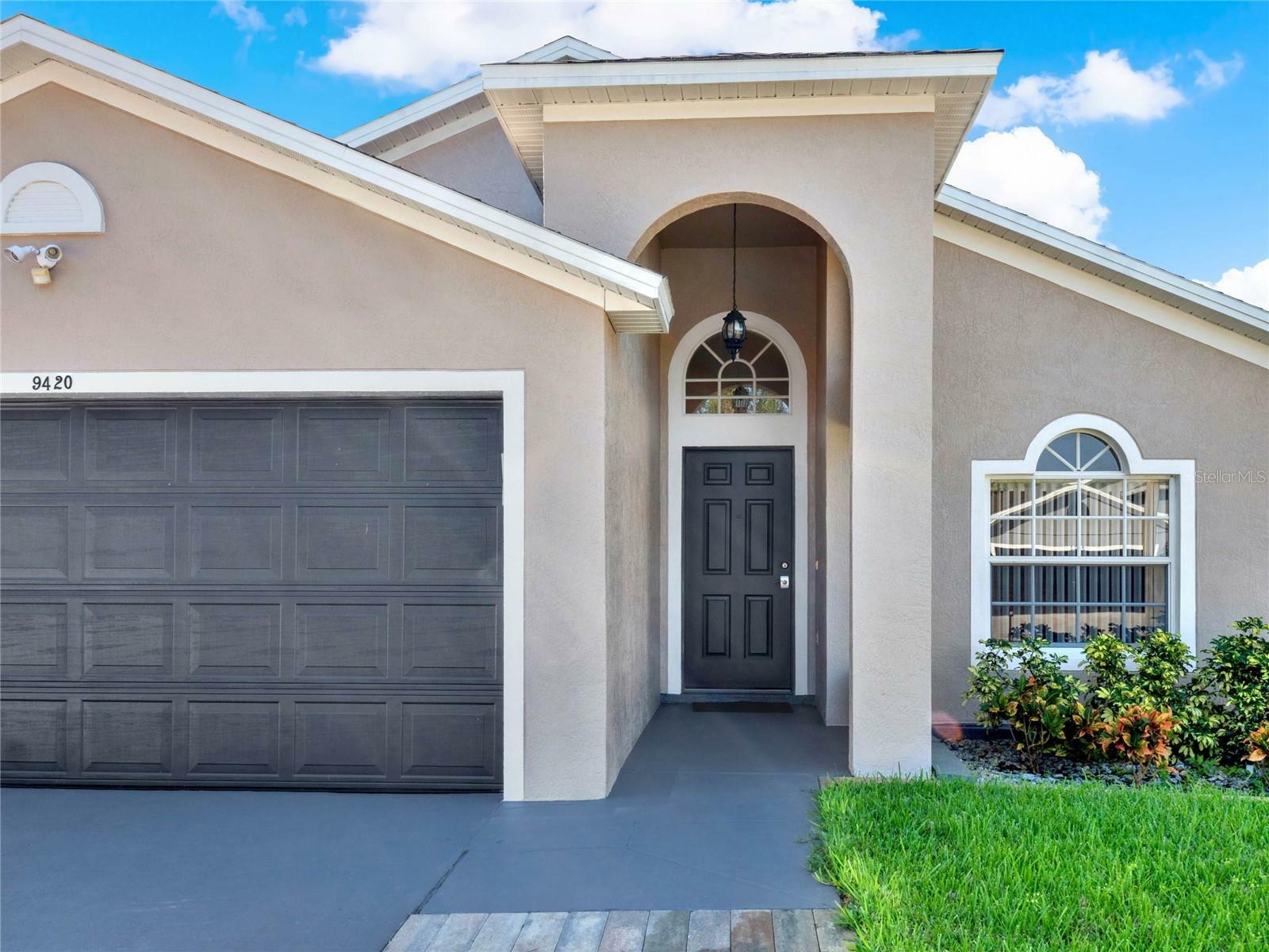 Property Photo:  9420 Azalea Ridge Way  FL 34734 