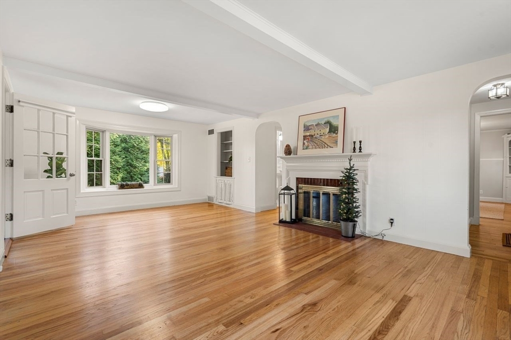 Property Photo:  279 West Shore Drive  MA 01945 