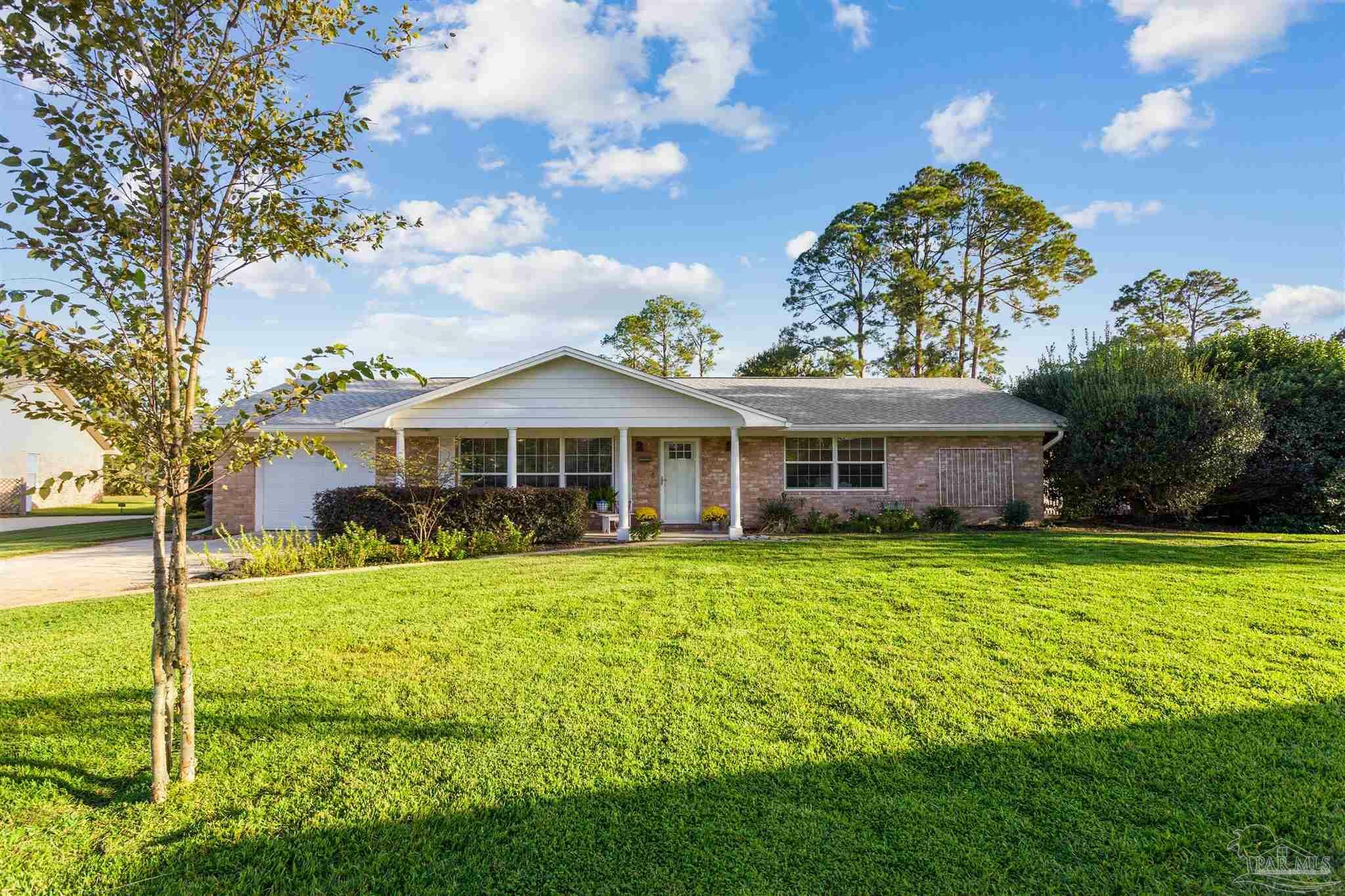 Property Photo:  5 Maya Ct  FL 32507 