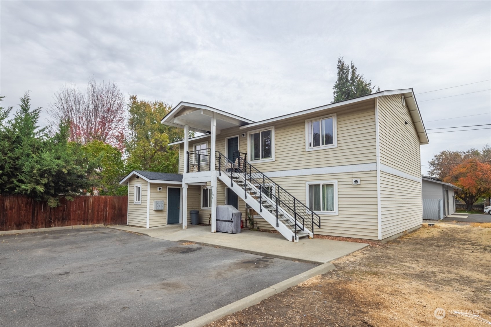 Property Photo:  310 S Pearl Street  WA 98926 