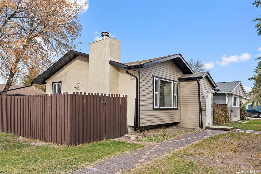 Property Photo:  26 Assiniboine Drive  SK S7K 1H4 