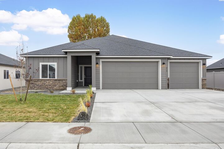 218 Schrute Road  Prosser WA 99350 photo