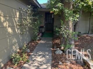 Property Photo:  1800 Hughes Lane  CA 93304 