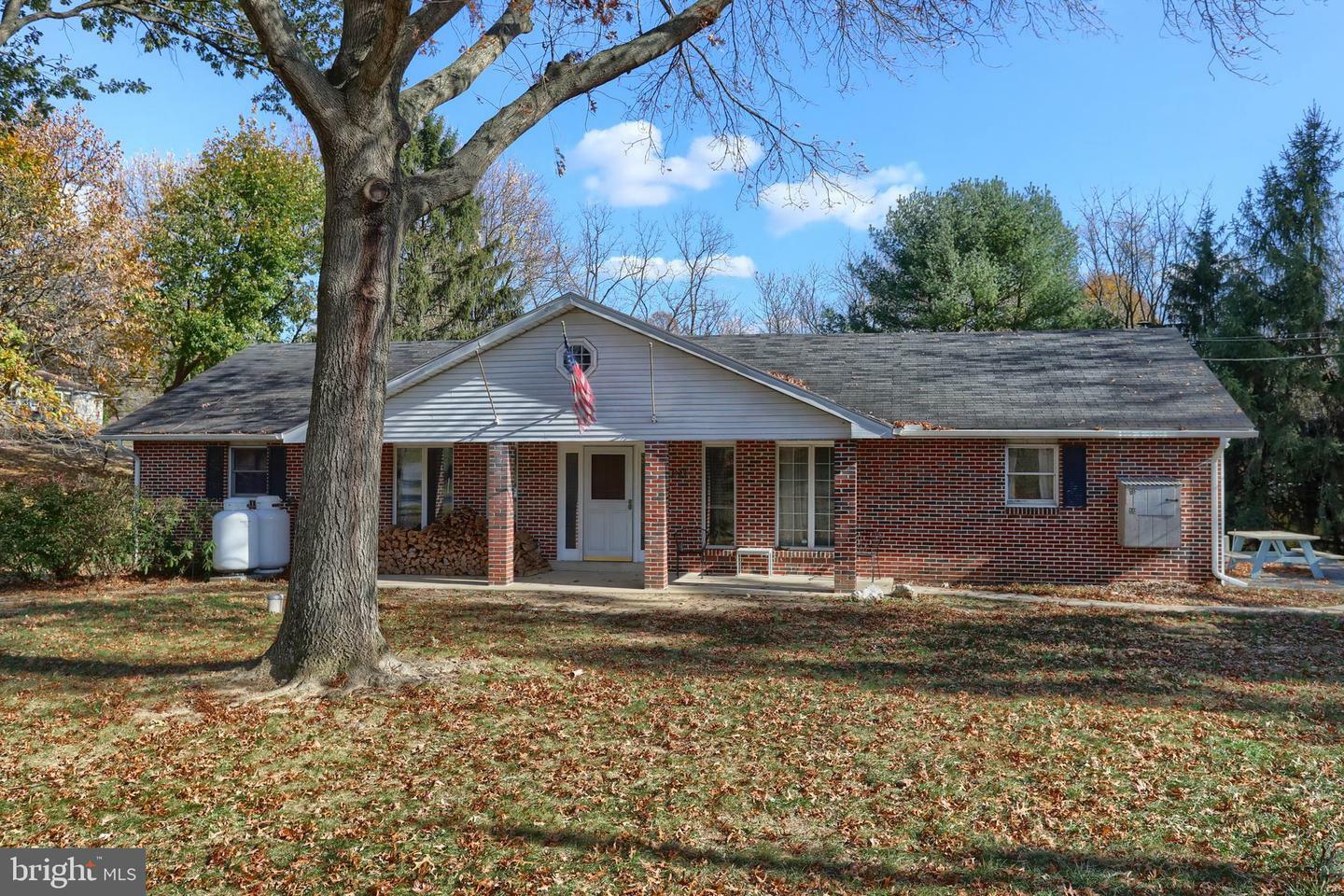 Property Photo:  1509 Woodcrest Circle  PA 17112 