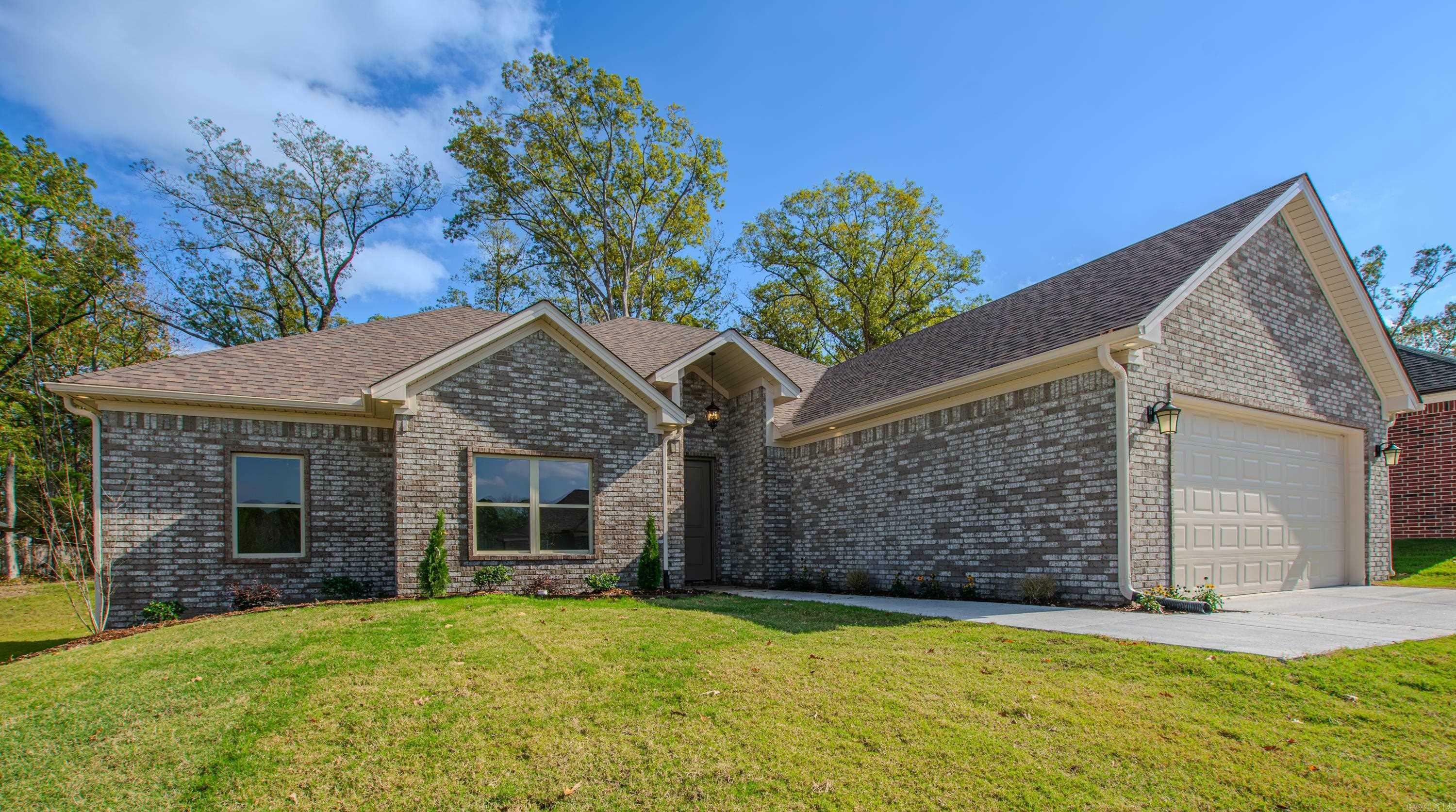 Property Photo:  5009 Springwood Circle  AR 72022 