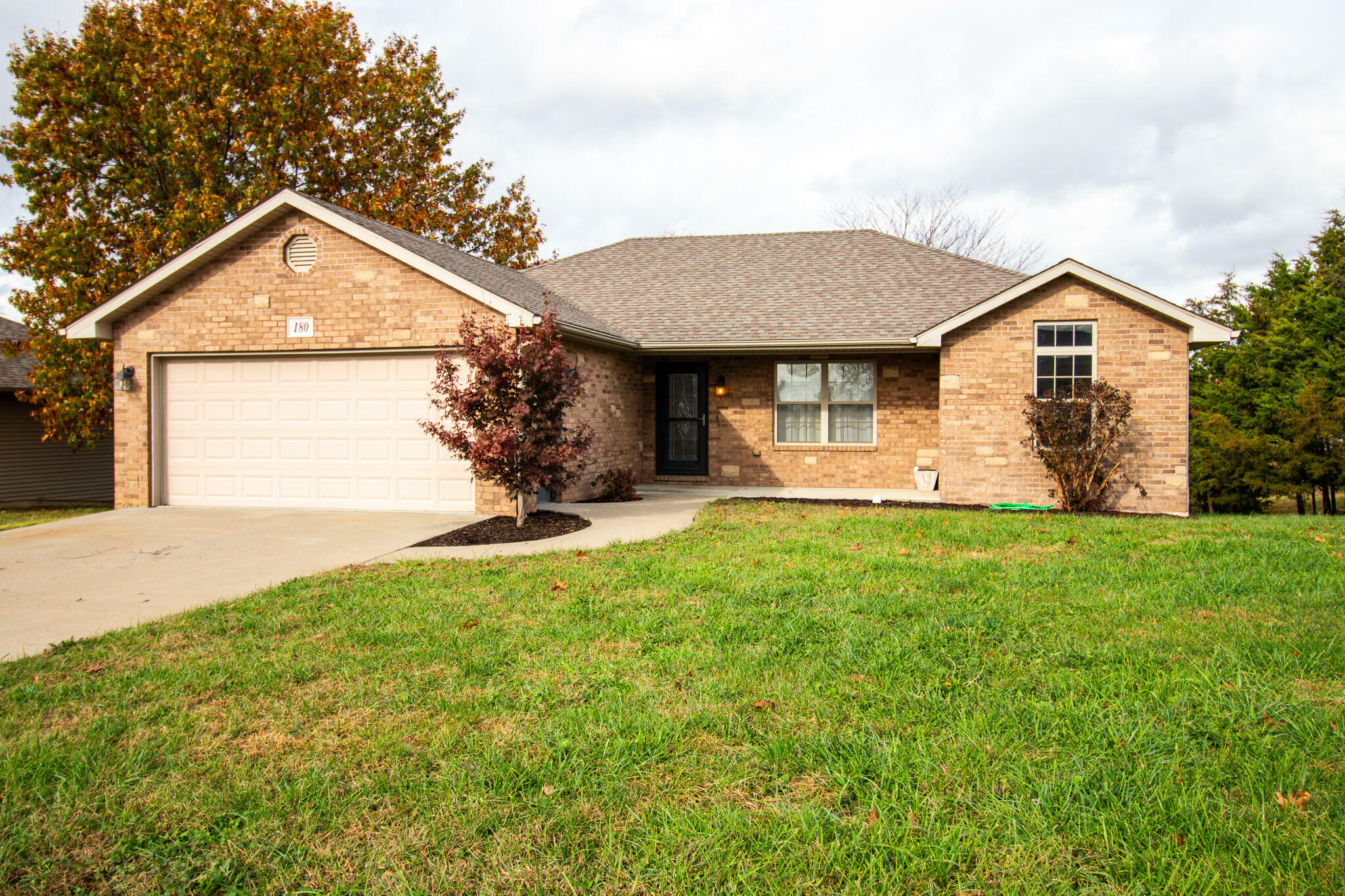 Property Photo:  180 Ellsworth Dr  MO 65043 