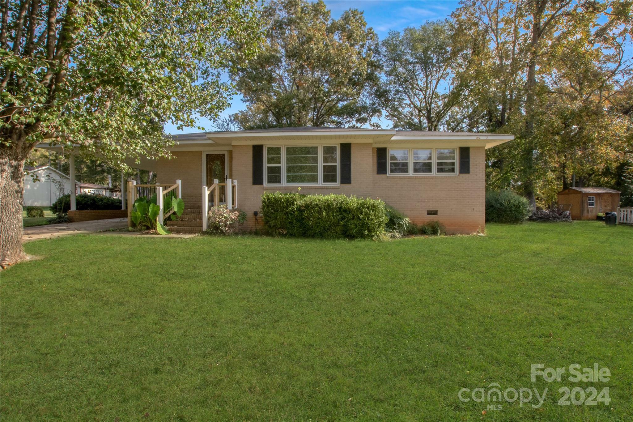 Property Photo:  1553 University Park Drive  SC 29720 