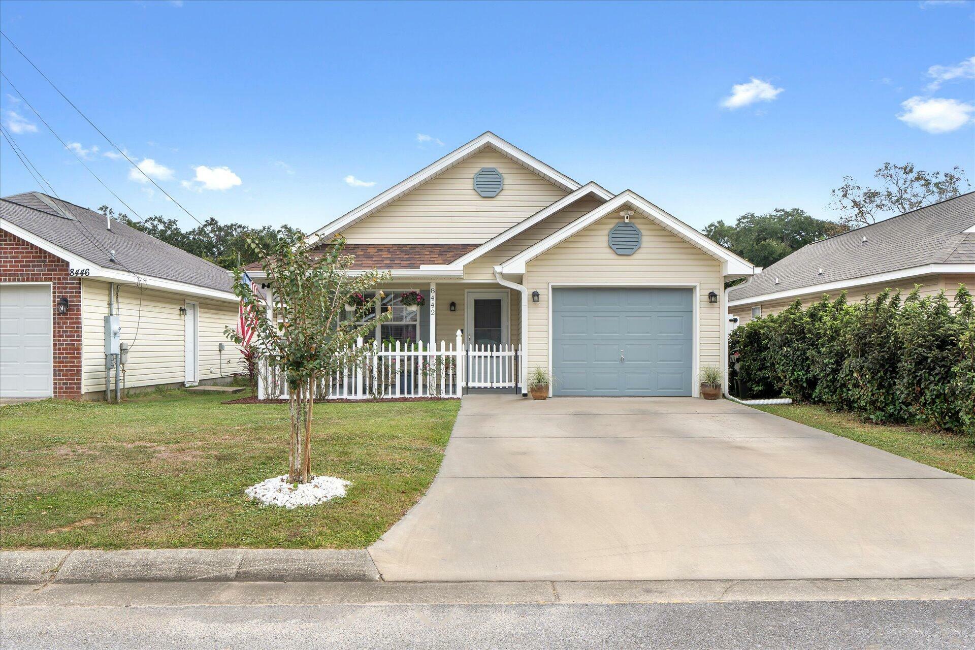 Property Photo:  8442 Jarmen Lane  FL 32534 