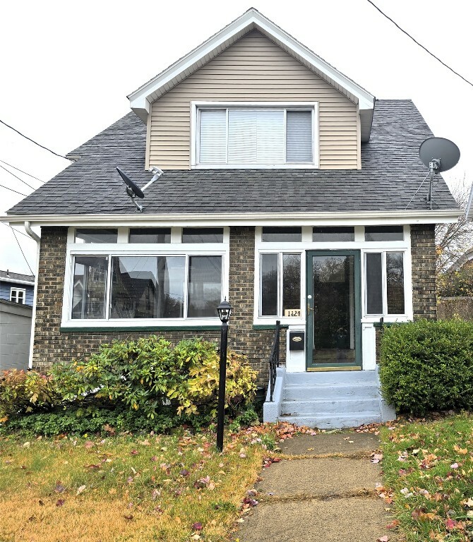 Property Photo:  1129 E 4th Street  PA 16507 