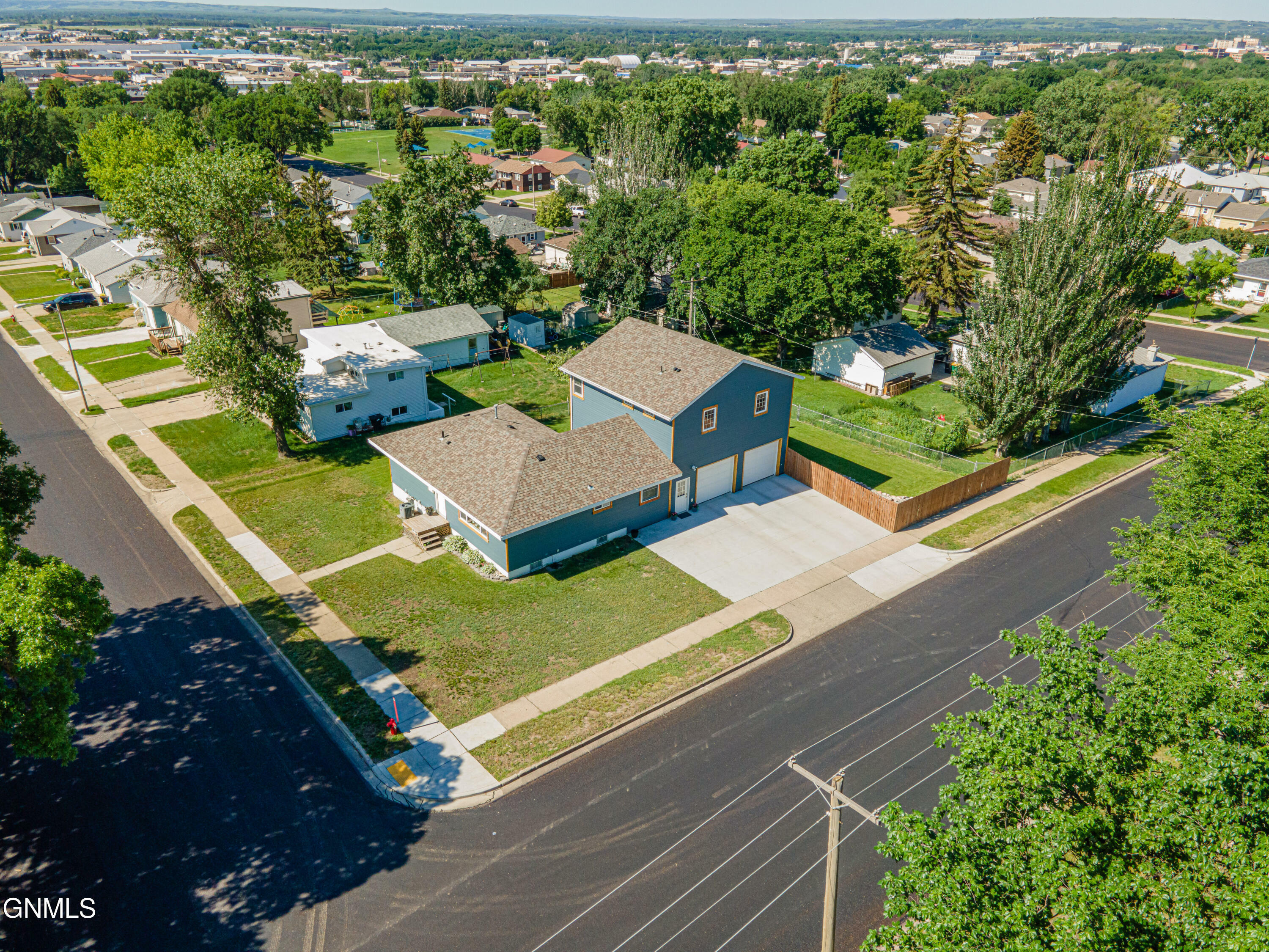 Property Photo:  740 N 24th Street  ND 58501 