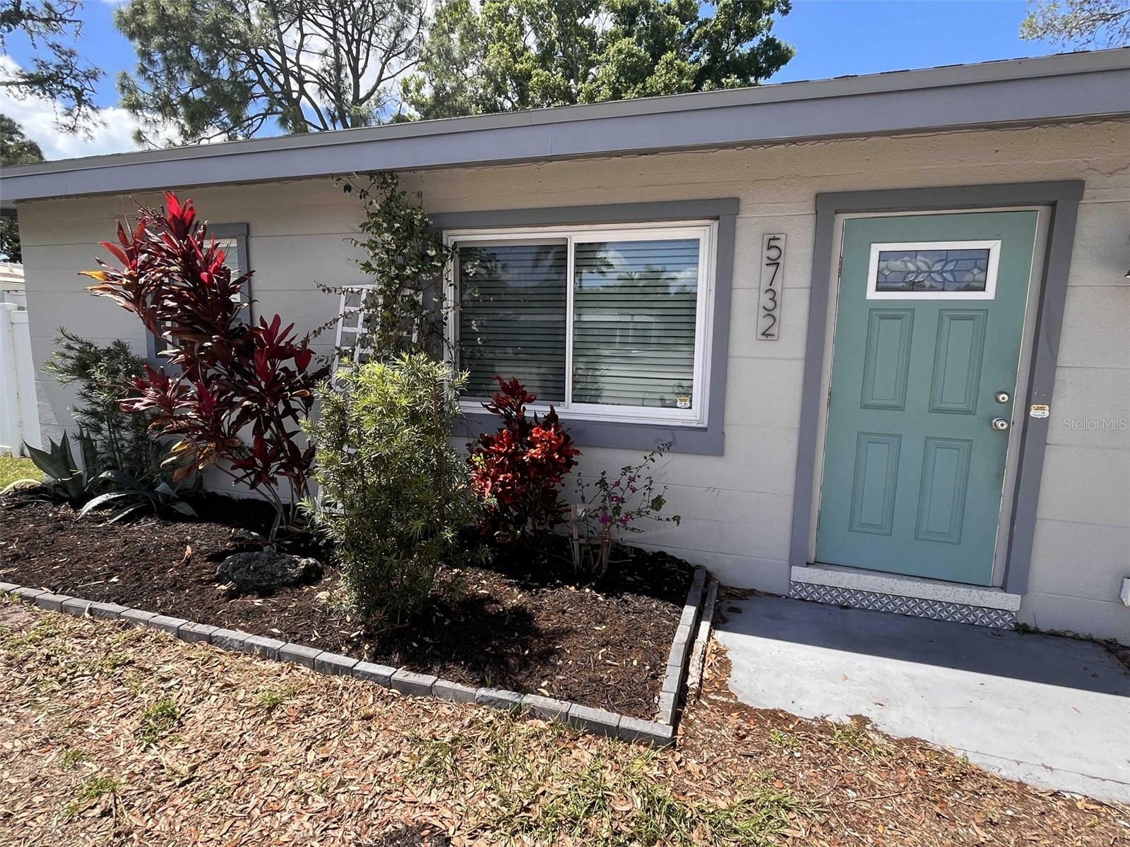 Property Photo:  5732 Beneva Road  FL 34233 