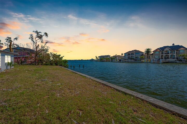 Property Photo: 5412 Pali Way FL 33706