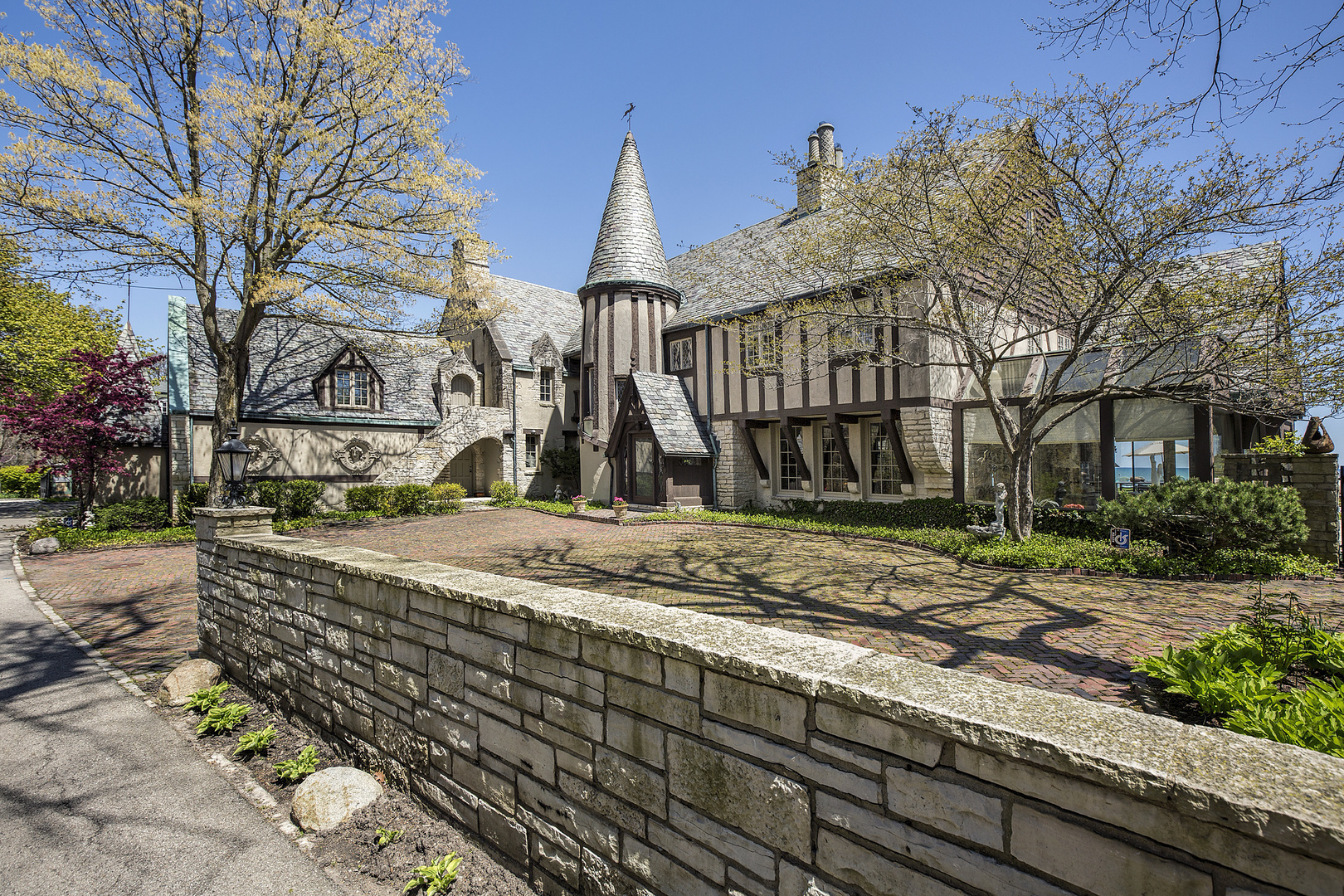 2445 Woodbridge Lane  Highland Park IL 60035 photo