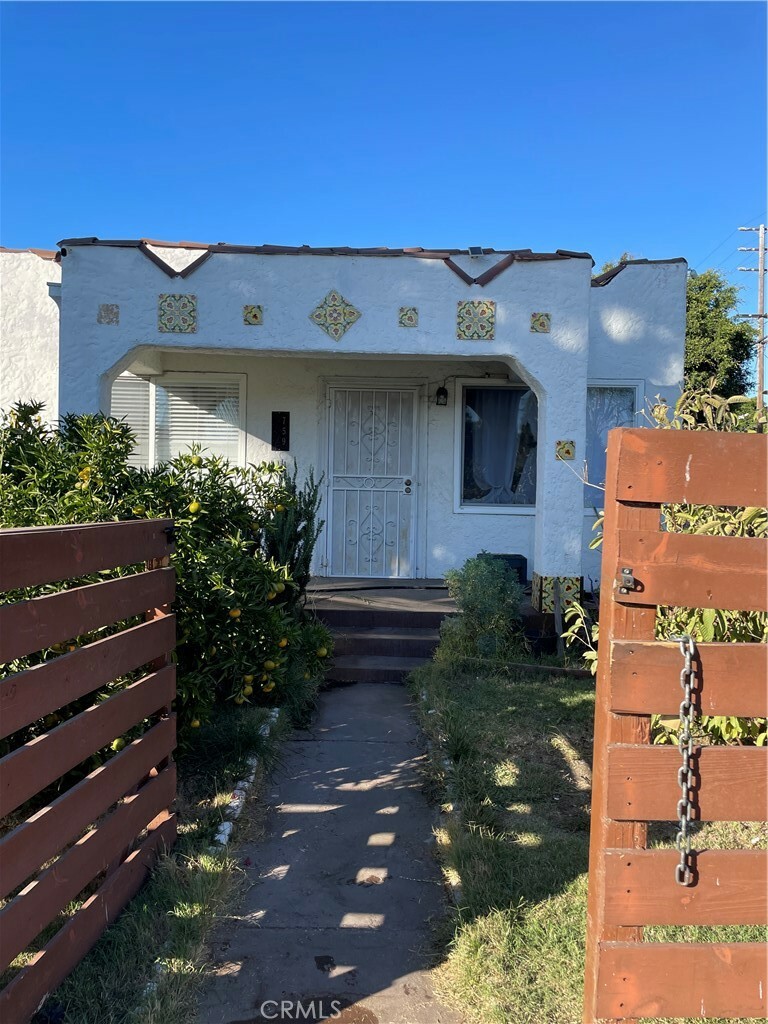 Property Photo:  759 E 89th Street  CA 90002 