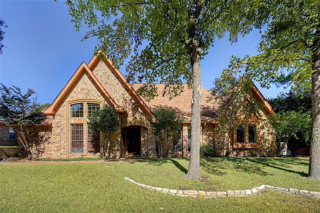 Property Photo:  532 Evergreen Drive  TX 76054 