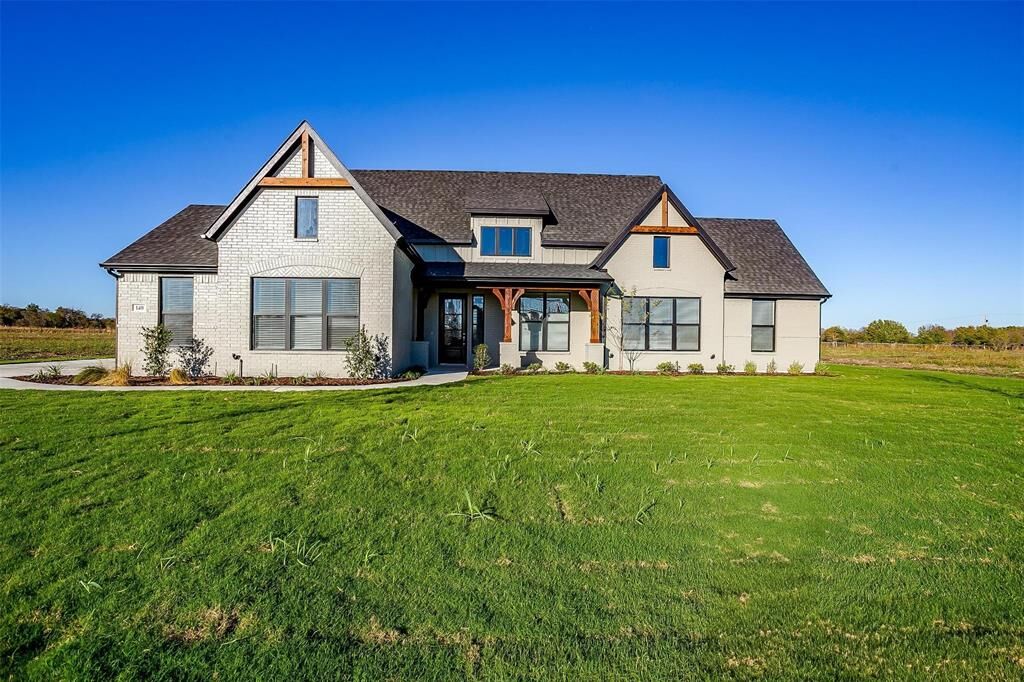 Property Photo:  140 Olson Drive  TX 75168 