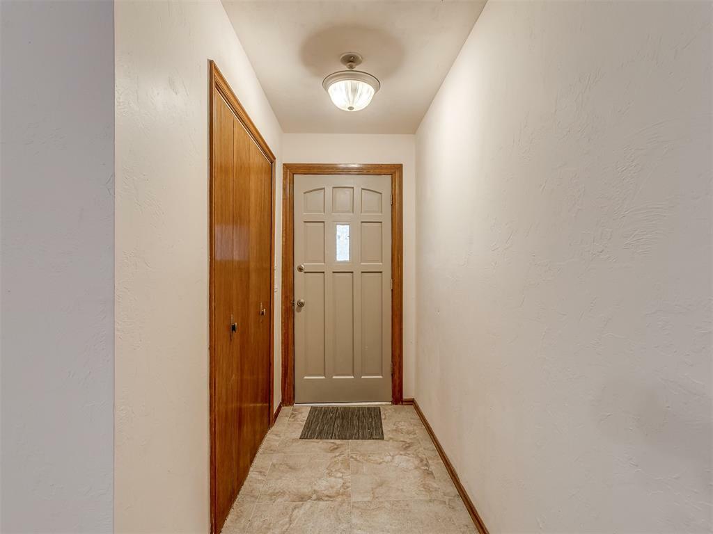 Property Photo:  17112 Valley Crest  OK 73012 