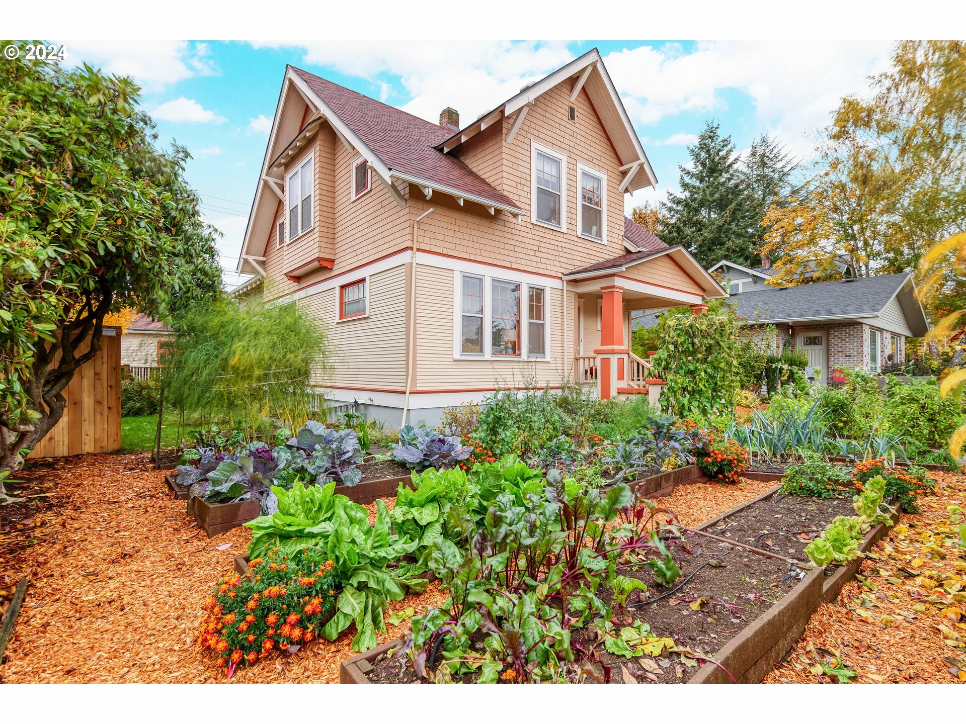 Property Photo:  306 W 29th St  WA 98660 